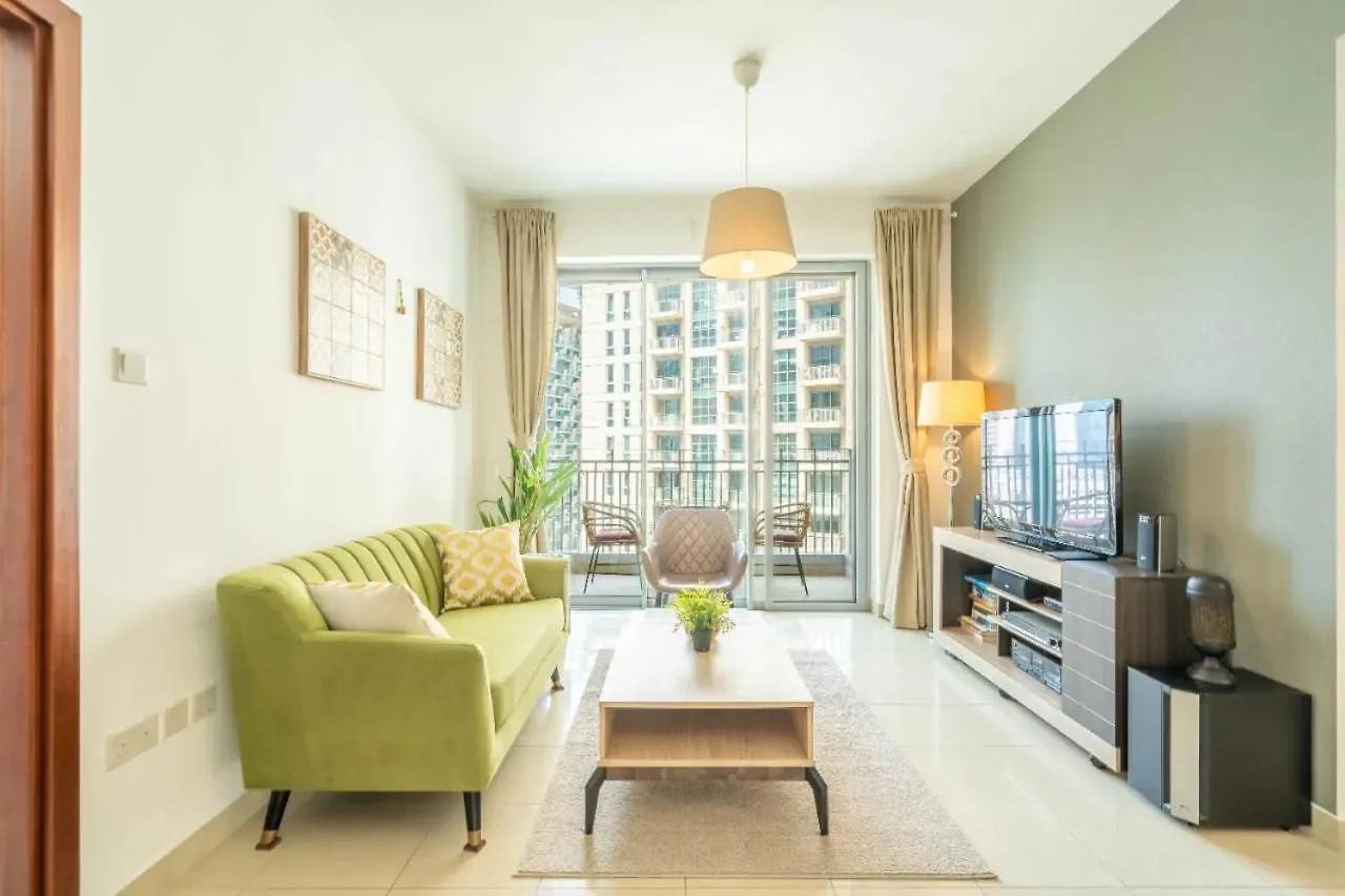 Luxury 1Bed Apartment Steps Away From Burj Khalifa location